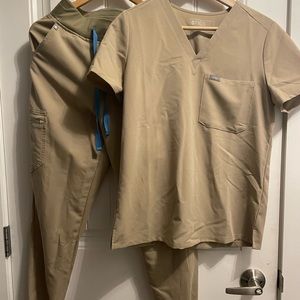 Figs Sandstone set, Small top, Small pants